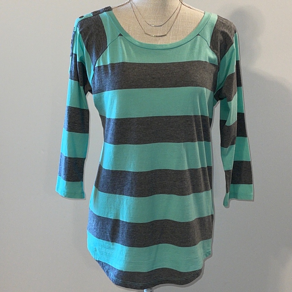 NWOT Derek🤍Heart Top